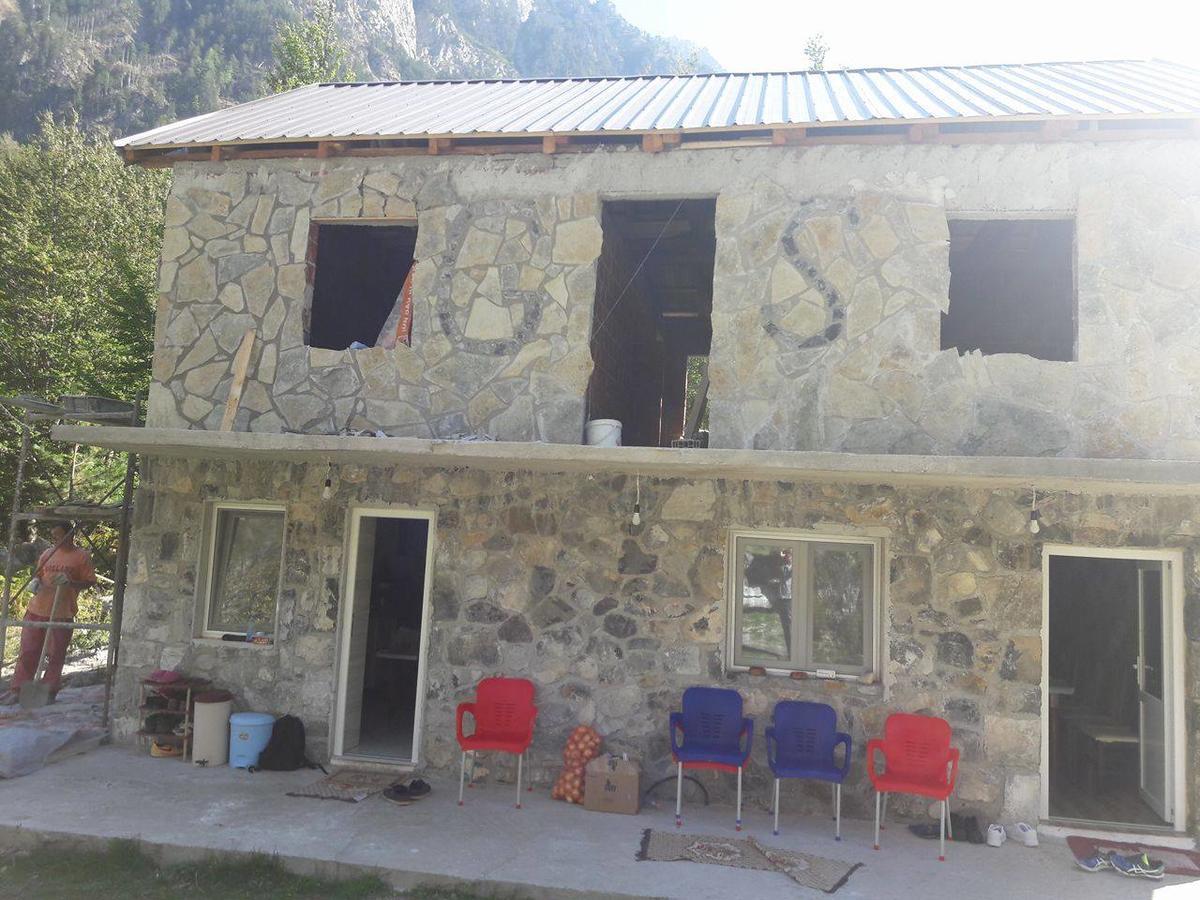 Guesthouse Arben Selimaj Bajram Curri Extérieur photo